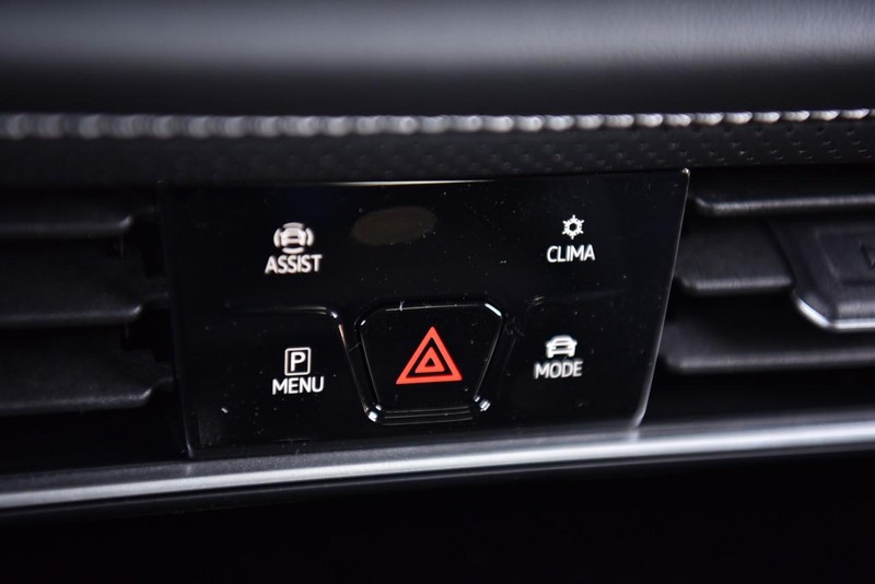Volkswagen Atlas Cross Sport Vehicle Image 14