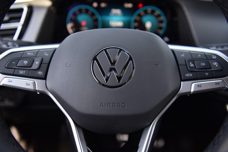 Volkswagen Atlas Cross Sport Vehicle Image 18