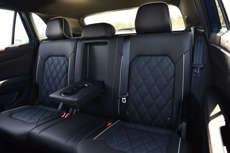 Volkswagen Atlas Cross Sport Vehicle Image 22