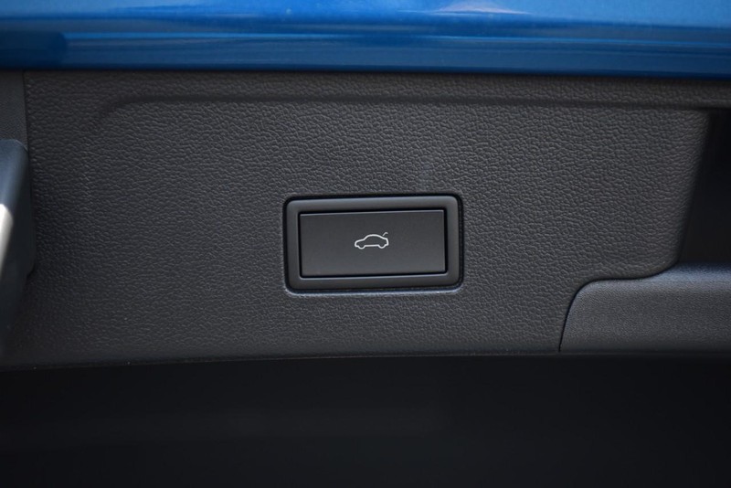Volkswagen Atlas Cross Sport Vehicle Image 26