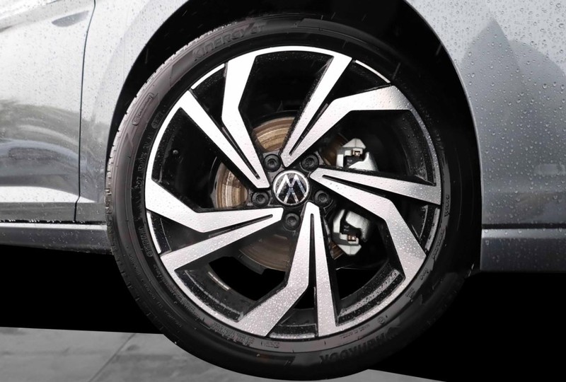 Volkswagen Jetta Vehicle Image 03