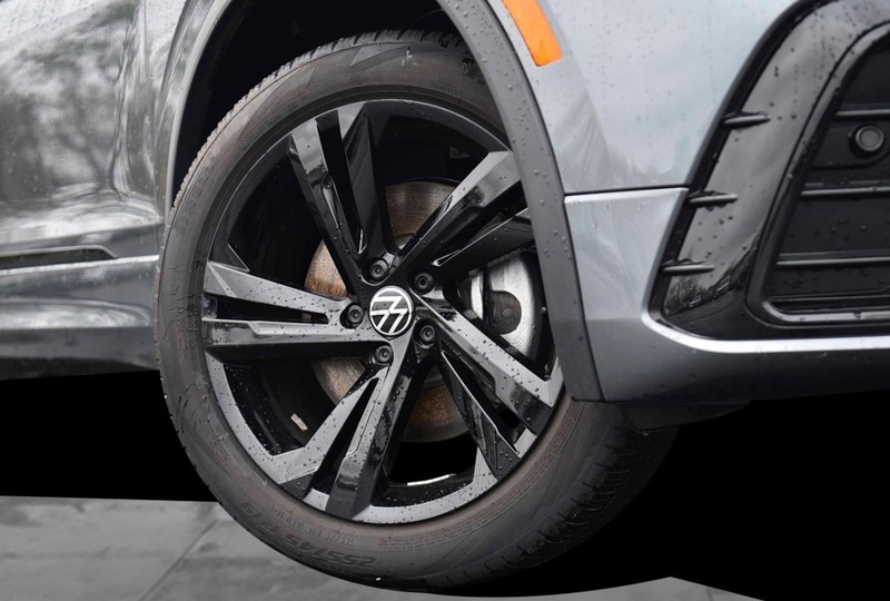 Volkswagen Tiguan Vehicle Image 03