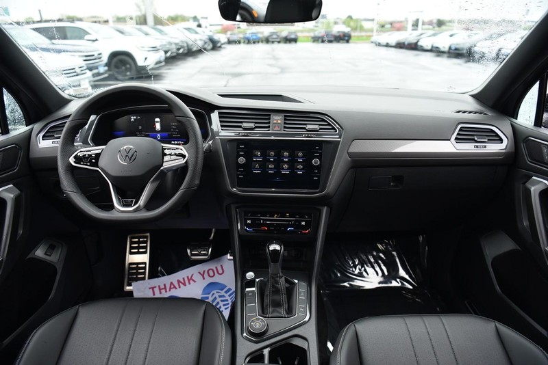 Volkswagen Tiguan Vehicle Image 07