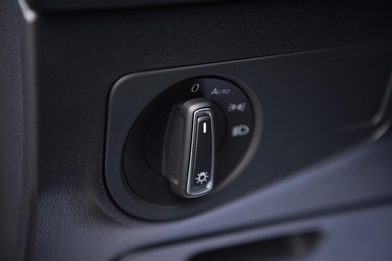 Volkswagen Tiguan Vehicle Image 11