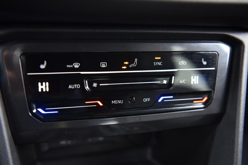 Volkswagen Tiguan Vehicle Image 14