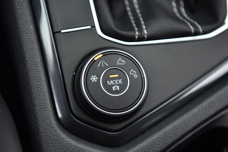 Volkswagen Tiguan Vehicle Image 17
