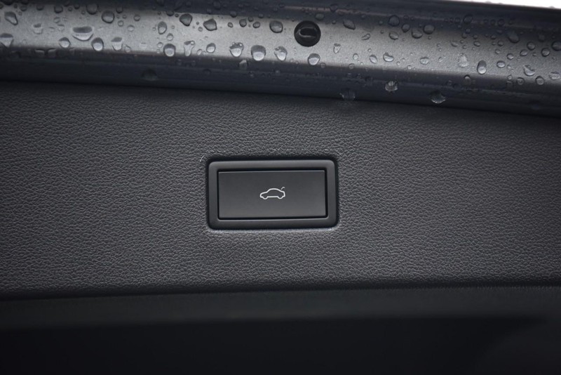 Volkswagen Tiguan Vehicle Image 28
