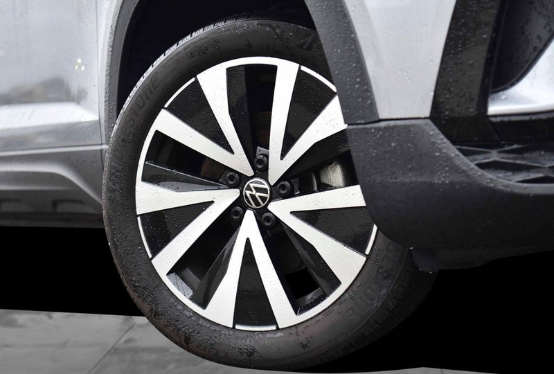 Volkswagen Taos Vehicle Image 03