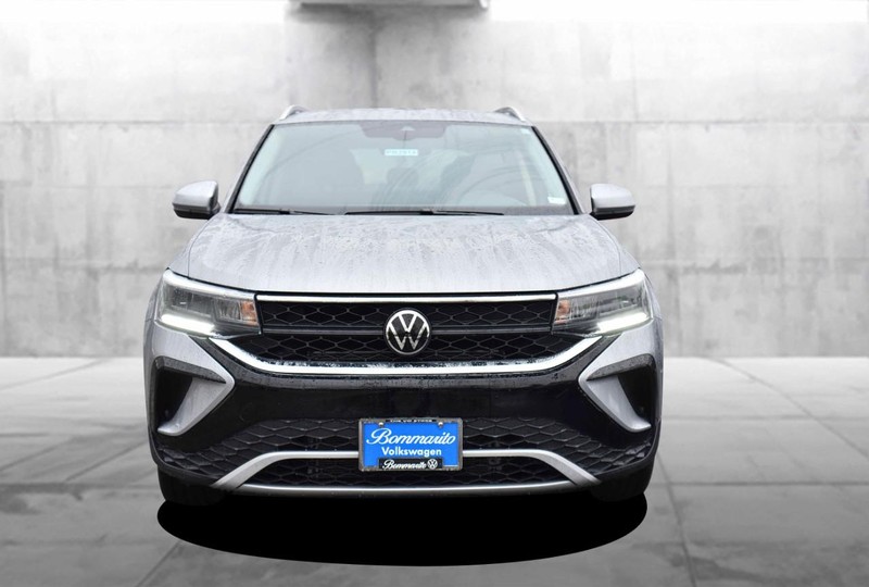 Volkswagen Taos Vehicle Image 04