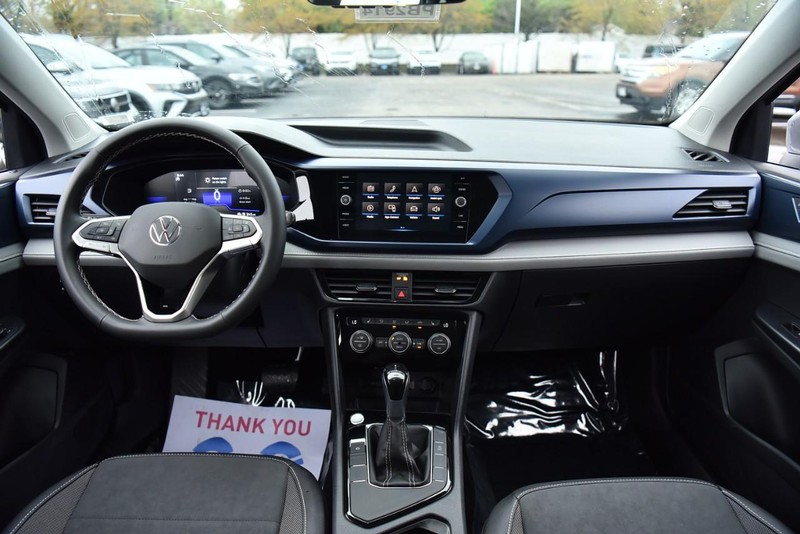 Volkswagen Taos Vehicle Image 07