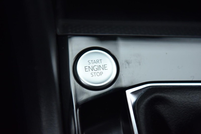Volkswagen Taos Vehicle Image 16