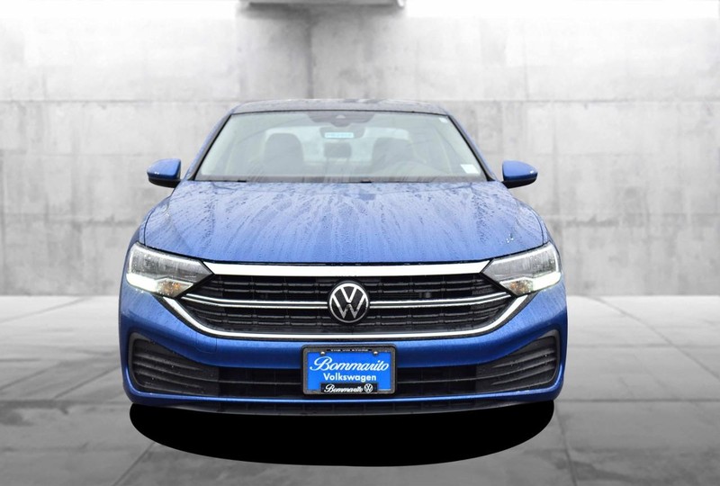Volkswagen Jetta Vehicle Image 04