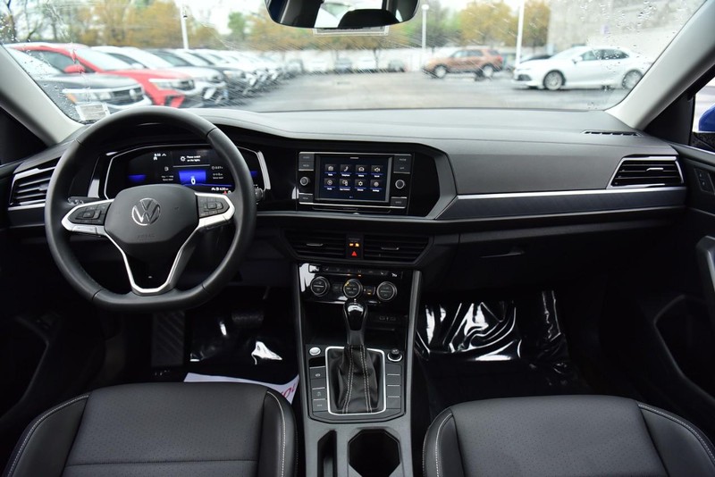Volkswagen Jetta Vehicle Image 07
