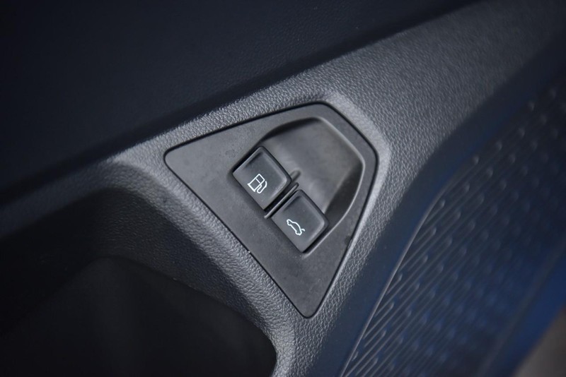Volkswagen Jetta Vehicle Image 09