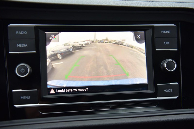 Volkswagen Jetta Vehicle Image 13