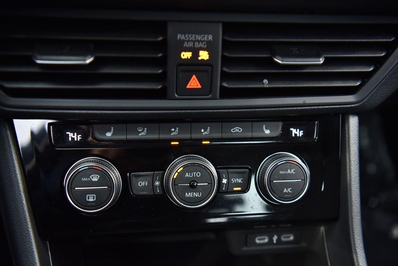 Volkswagen Jetta Vehicle Image 14