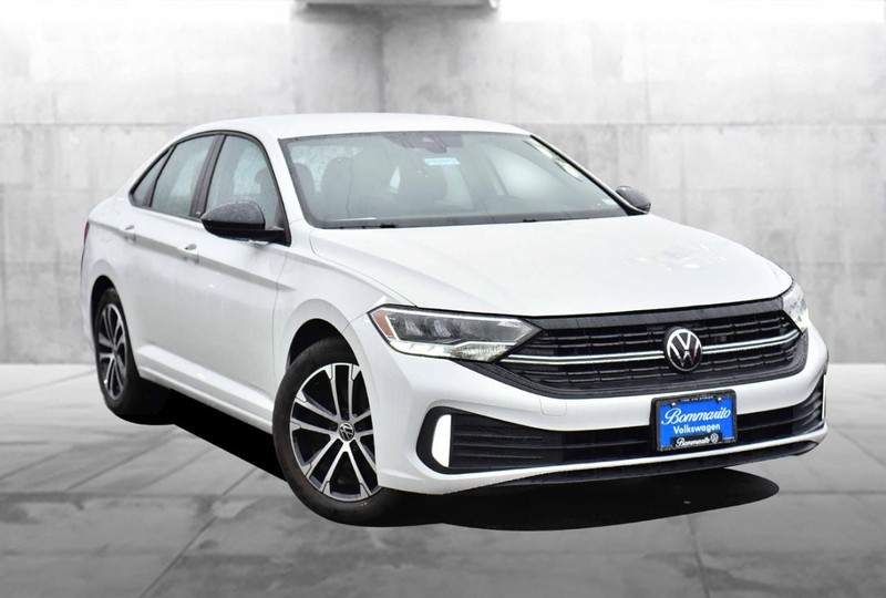 Volkswagen Jetta Vehicle Image 02