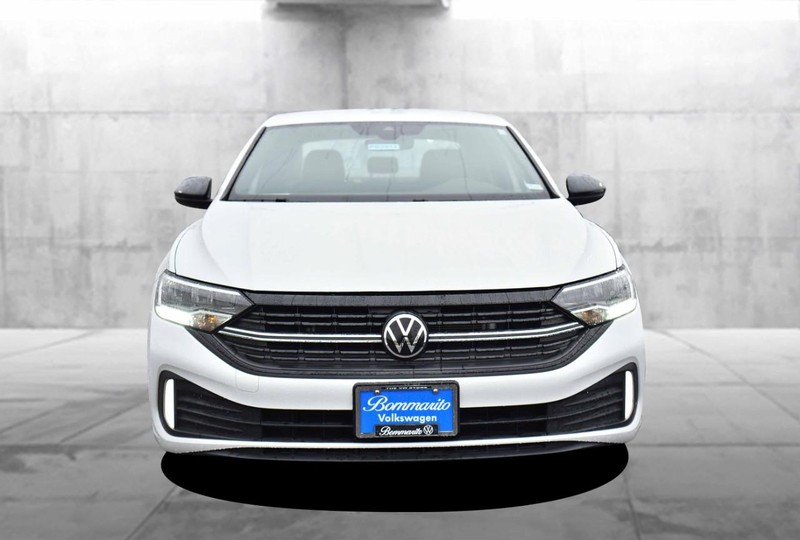 Volkswagen Jetta Vehicle Image 04