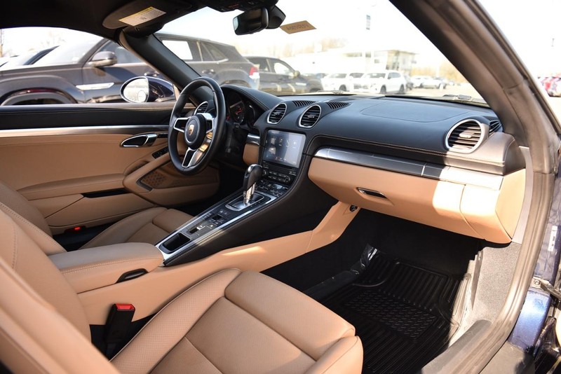 Porsche 718 Boxster Vehicle Image 09