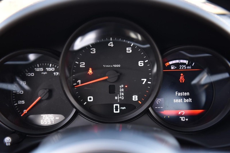 Porsche 718 Boxster Vehicle Image 13