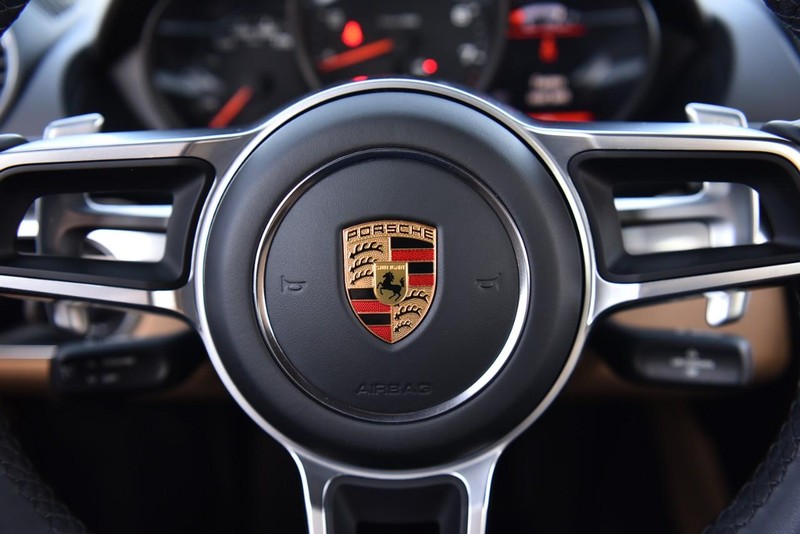 Porsche 718 Boxster Vehicle Image 19