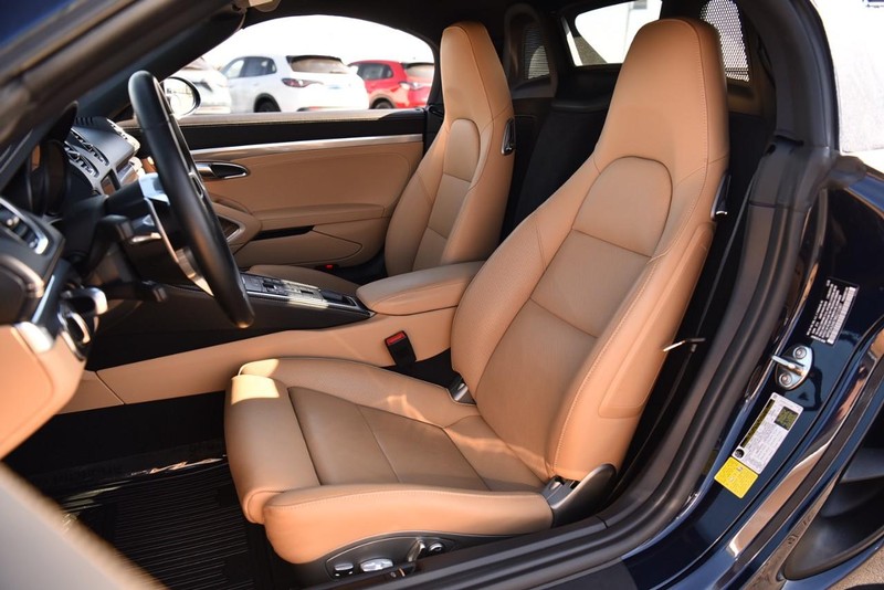 Porsche 718 Boxster Vehicle Image 21