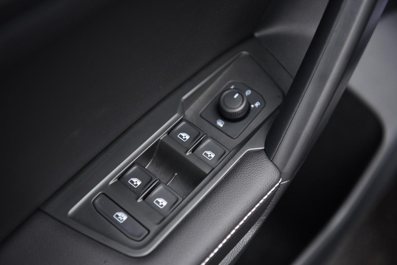 Volkswagen Tiguan Vehicle Image 08