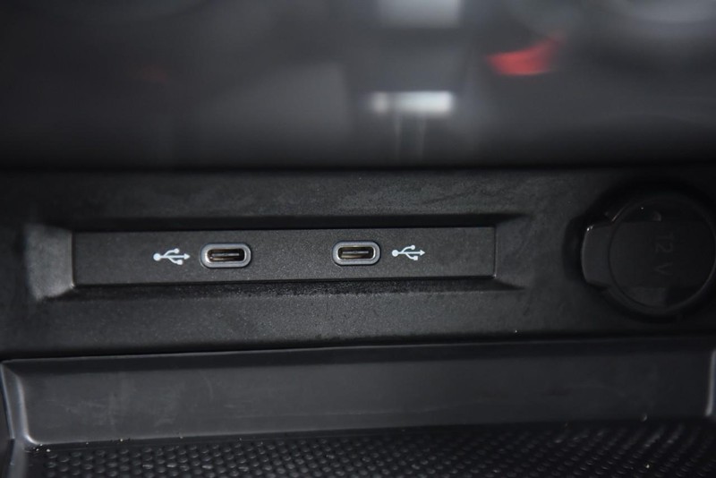 Volkswagen Tiguan Vehicle Image 14