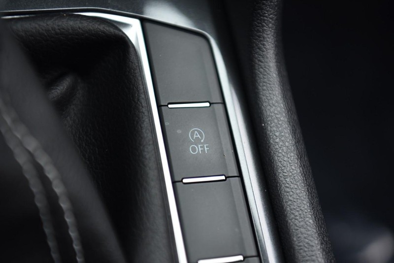 Volkswagen Tiguan Vehicle Image 16