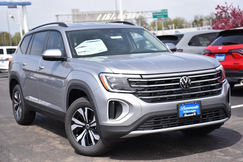 Volkswagen Atlas Vehicle Image 02