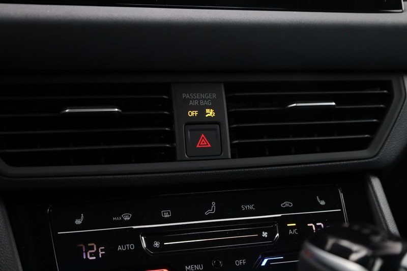 Volkswagen Jetta Vehicle Image 12