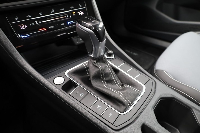 Volkswagen Jetta Vehicle Image 16