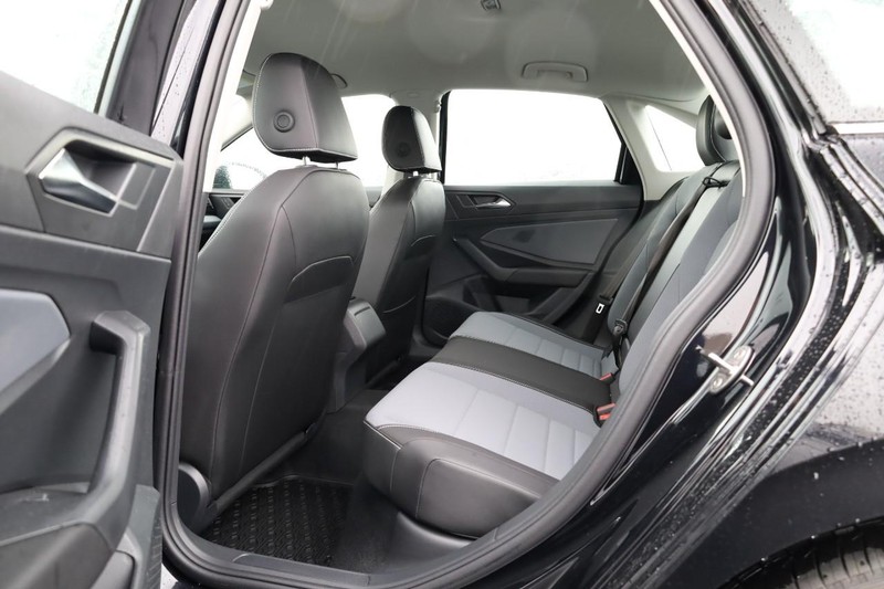 Volkswagen Jetta Vehicle Image 21
