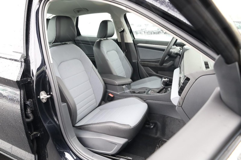 Volkswagen Jetta Vehicle Image 24