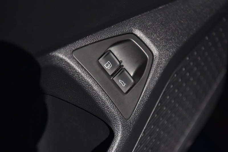 Volkswagen Jetta Vehicle Image 09