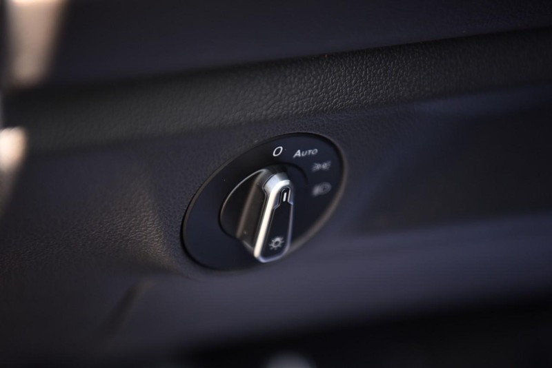 Volkswagen Jetta Vehicle Image 11