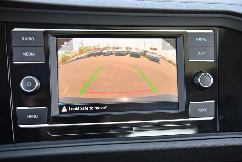 Volkswagen Jetta Vehicle Image 13