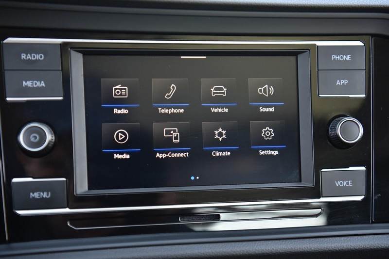 Volkswagen Jetta Vehicle Image 18