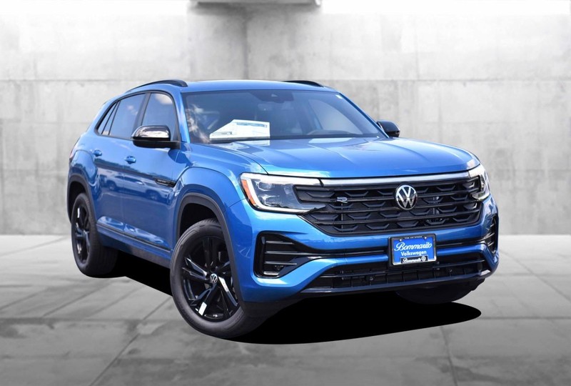 Volkswagen Atlas Cross Sport Vehicle Image 02