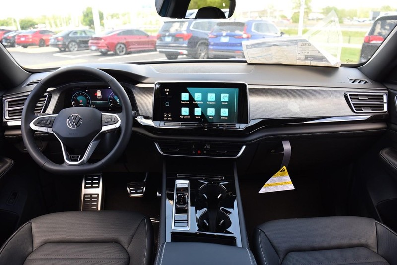 Volkswagen Atlas Cross Sport Vehicle Image 07