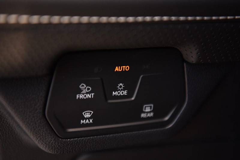 Volkswagen Atlas Cross Sport Vehicle Image 11