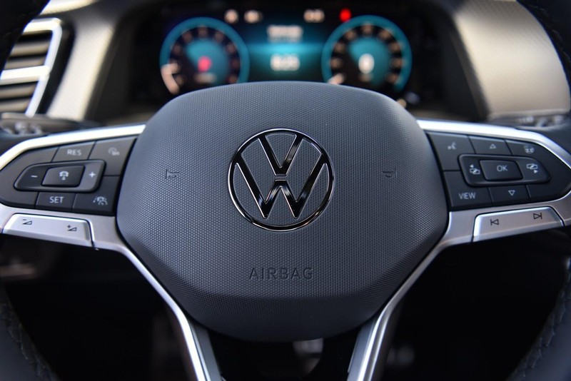 Volkswagen Atlas Cross Sport Vehicle Image 18