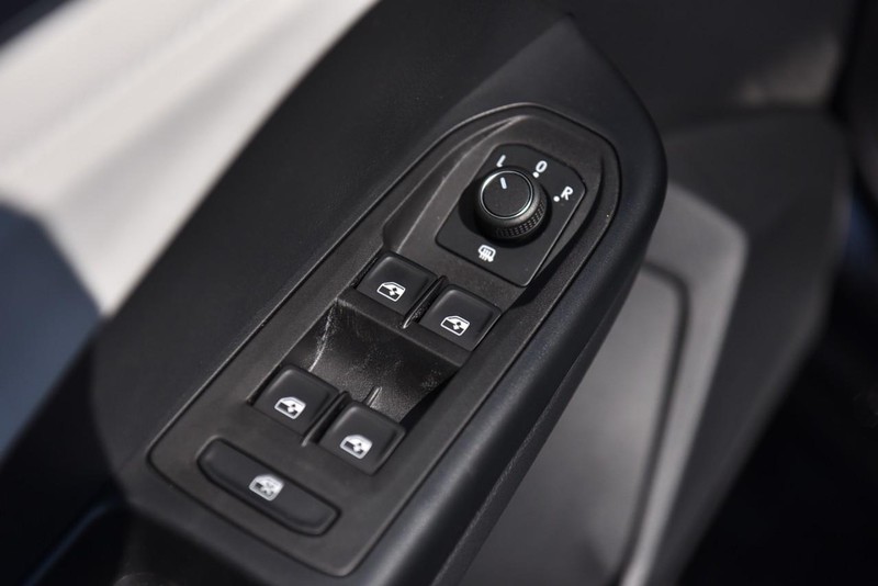 Volkswagen Taos Vehicle Image 08