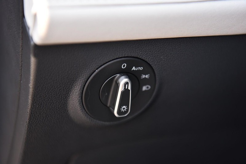 Volkswagen Taos Vehicle Image 10
