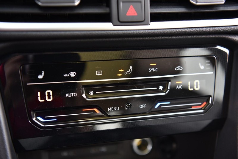 Volkswagen Taos Vehicle Image 14