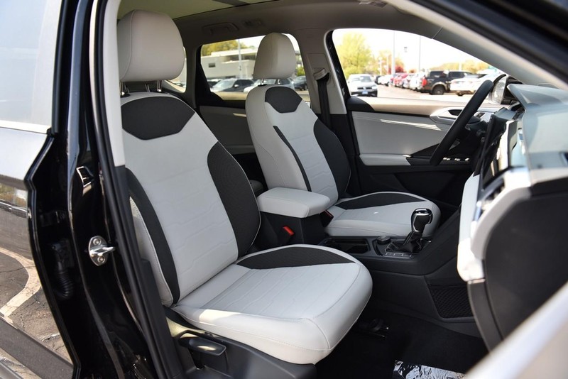 Volkswagen Taos Vehicle Image 21