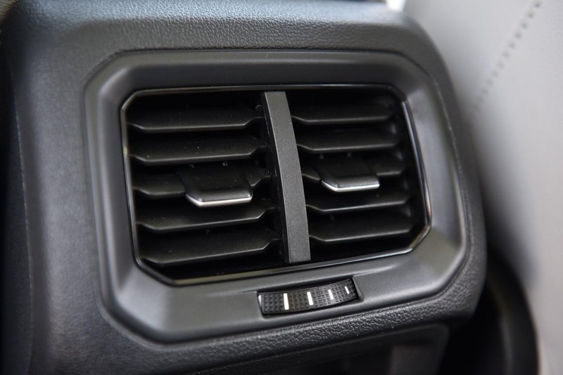Volkswagen Taos Vehicle Image 24