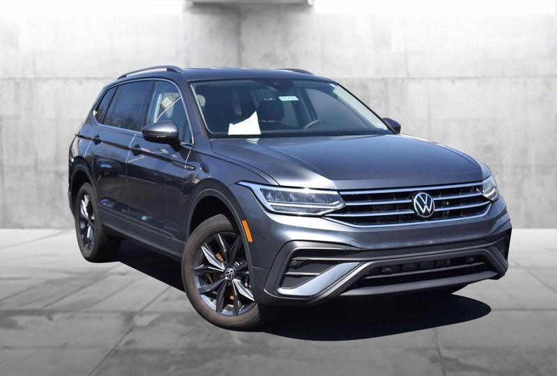 Volkswagen Tiguan Vehicle Image 02