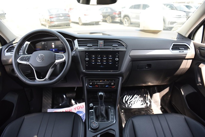 Volkswagen Tiguan Vehicle Image 07