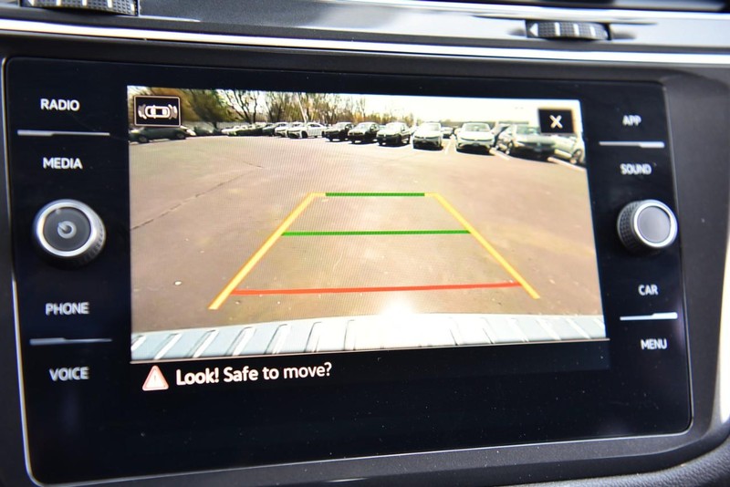 Volkswagen Tiguan Vehicle Image 12